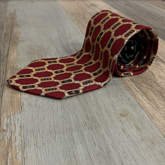 Tommy Hilfiger Mens 100 Silk Necktie Tie Burgandy Green With Logo Patterns - Picture 8 of 8